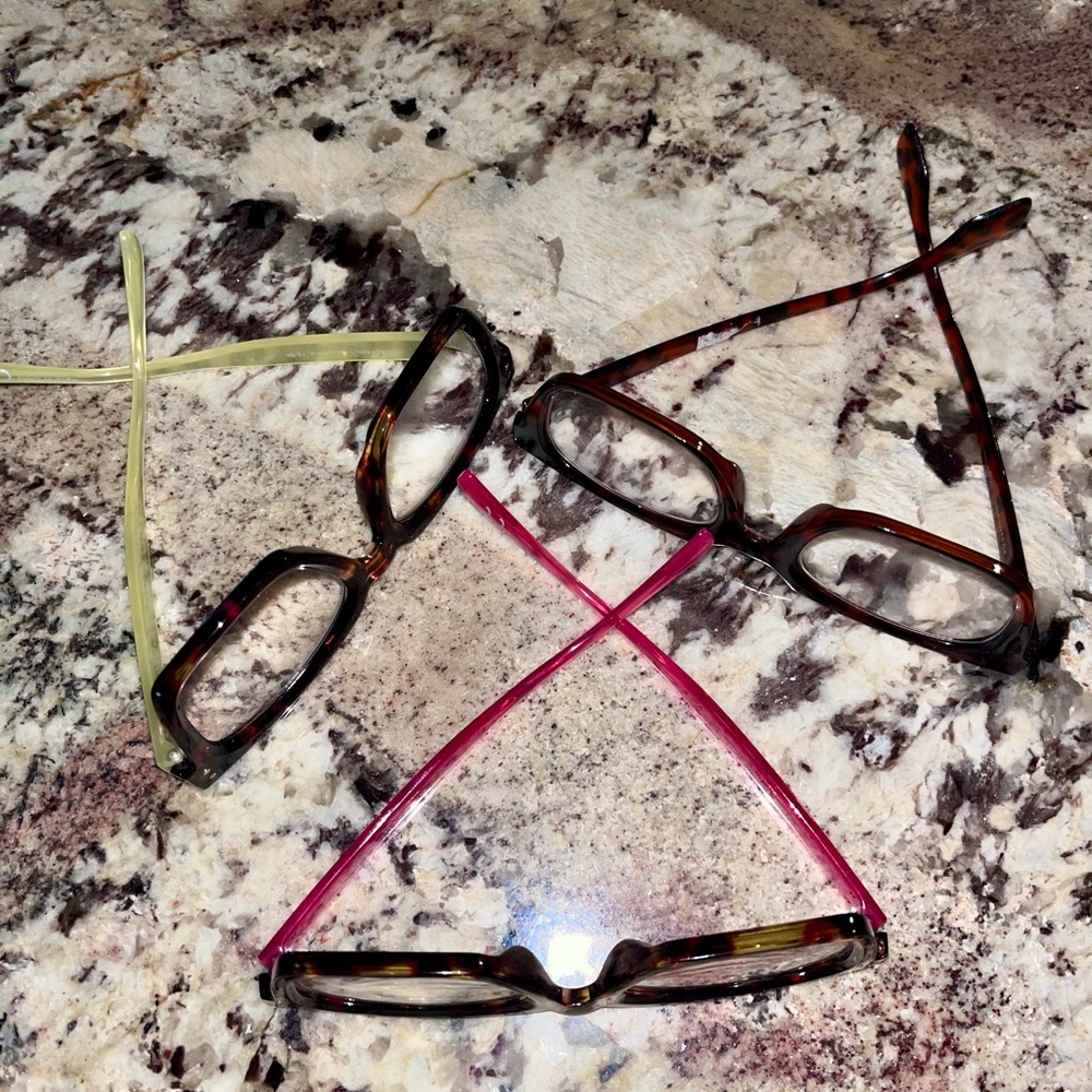 Stylish Tortoiseshell and Pink Glasses Set